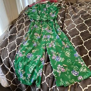 Floral green jumpsuit BRAND NEW! Size 2